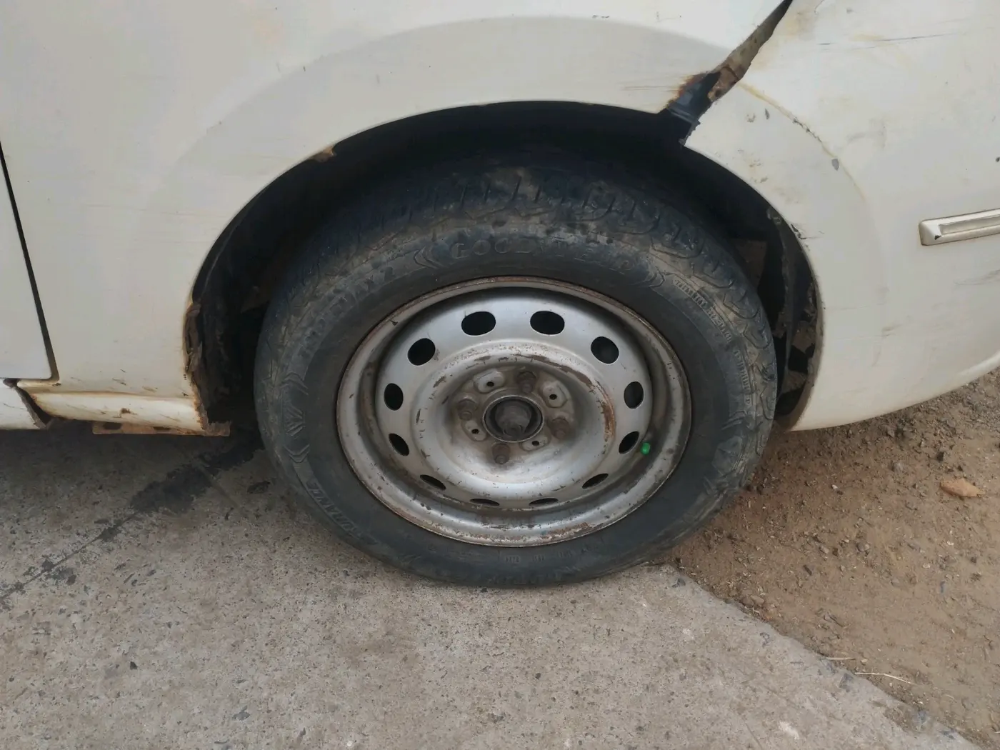 2012 Tata Indica Vista LX QUADRAJET, Diesel, Manual, 1,67,517 km, tyre