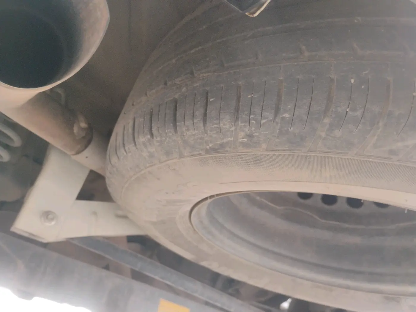 2020 Tata Harrier XM 2.0L KRYOTEC, Diesel, Manual, 90,457 km, tyre