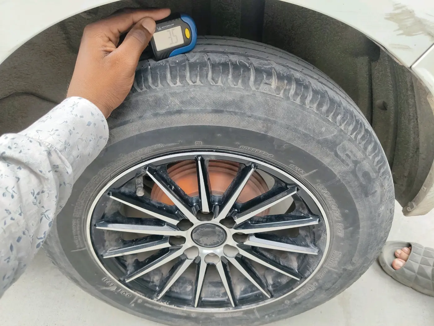 2022 Tata ALTROZ XE PETROL, CNG, Manual, 47,988 km, tyre