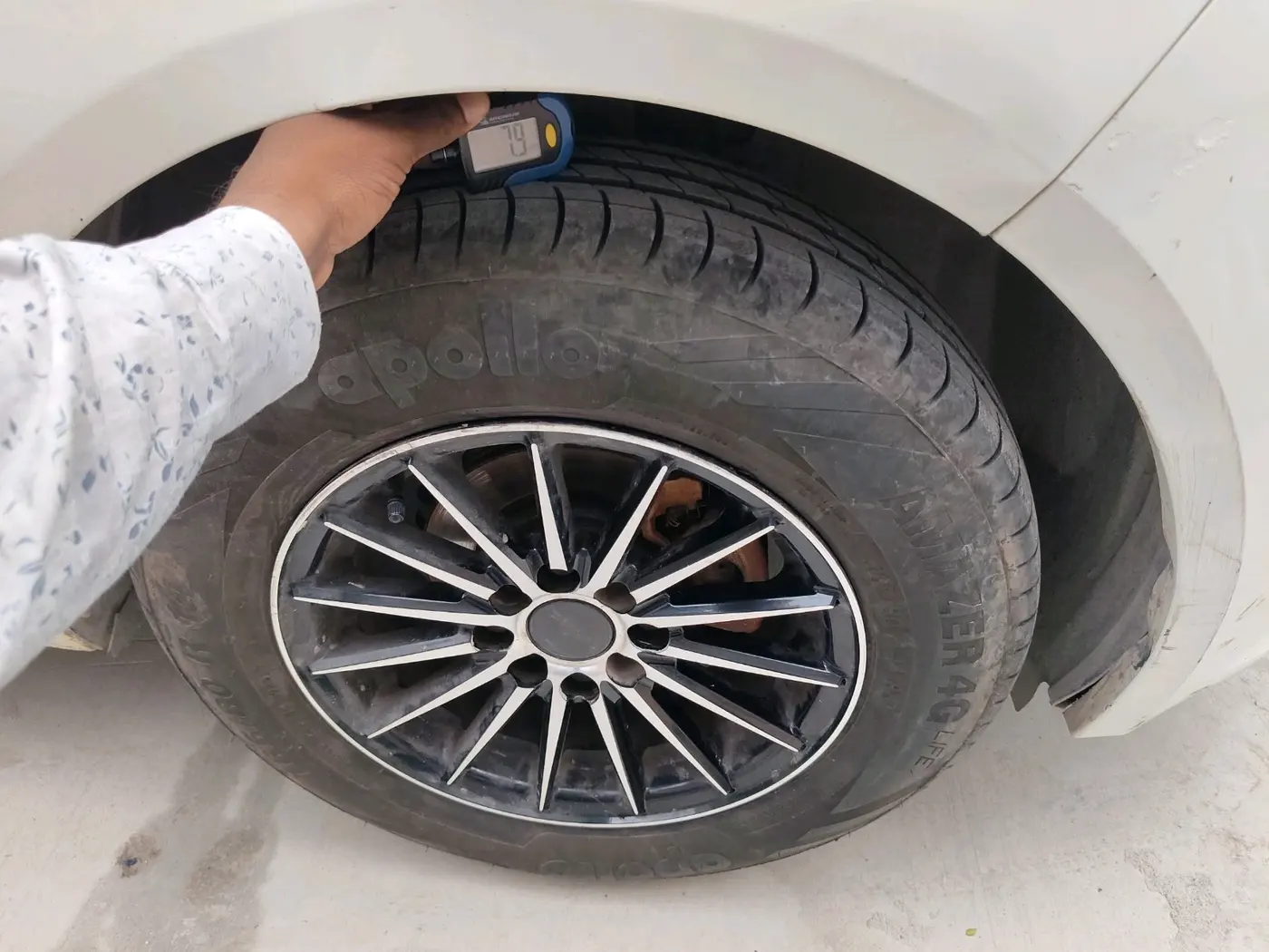 2022 Tata ALTROZ XE PETROL, CNG, Manual, 47,988 km, tyre