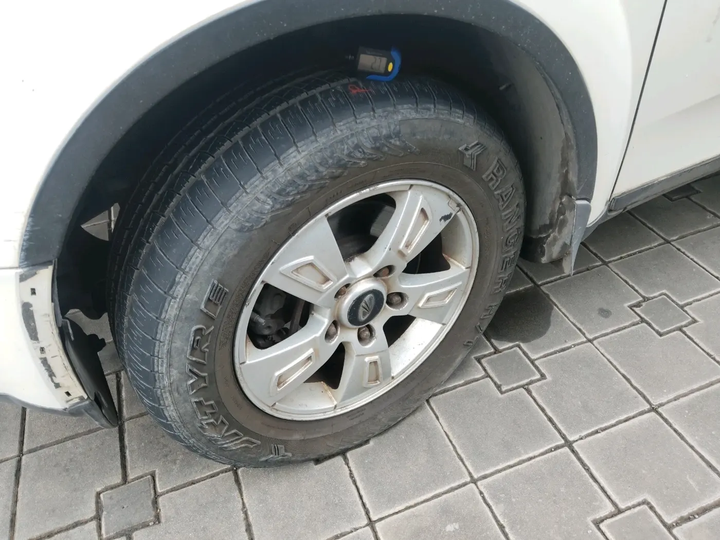 2012 Mahindra XUV500 W8, Diesel, Manual, 1,03,344 km, tyre