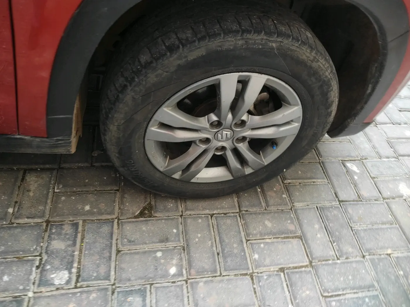 2017 Maruti Vitara Brezza ZDI, Diesel, Manual, 1,58,901 km, tyre