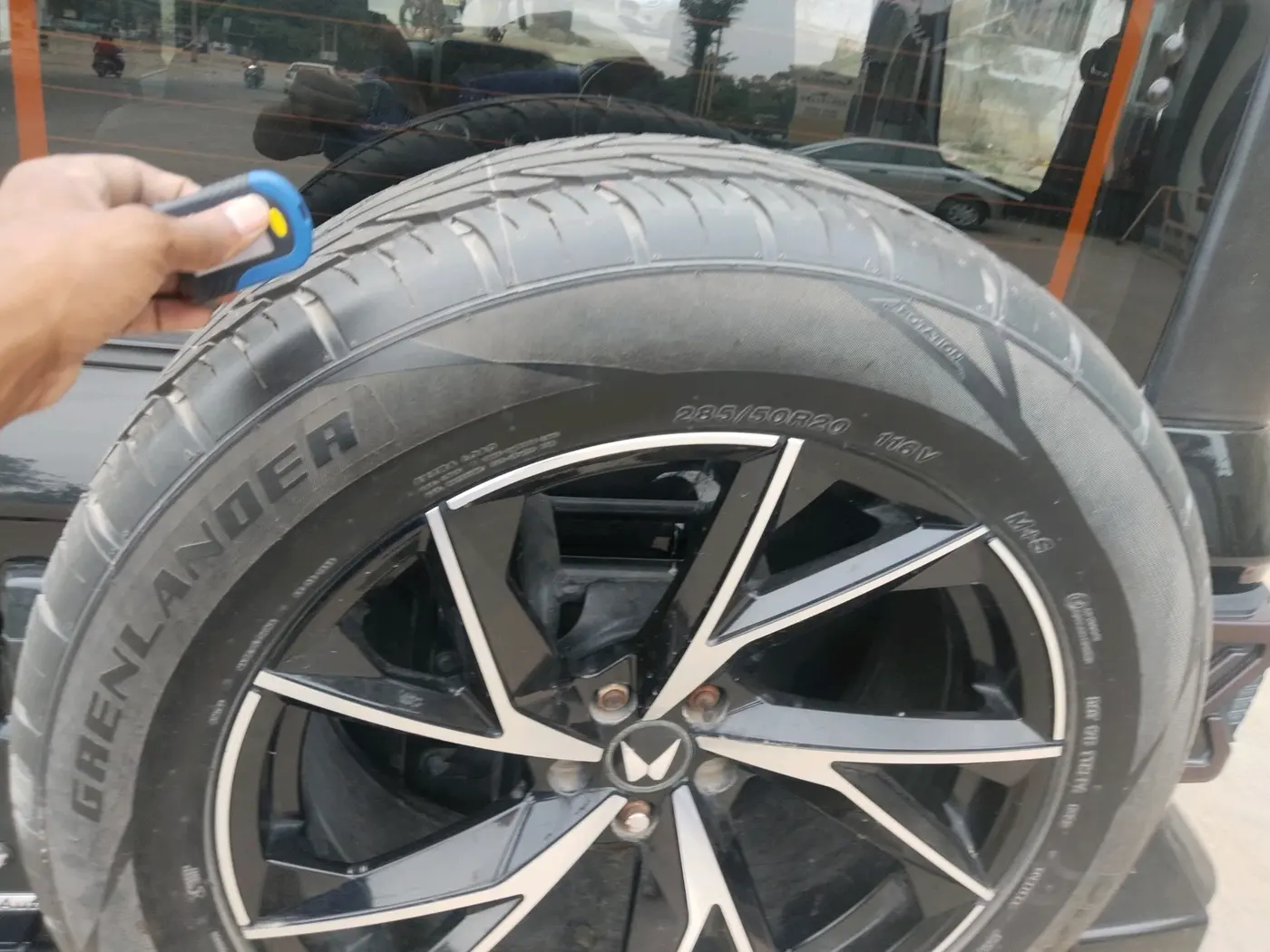 2022 Mahindra Thar LX PETROL HT 4WD AT, Petrol, Automatic, 24,380 km, tyre