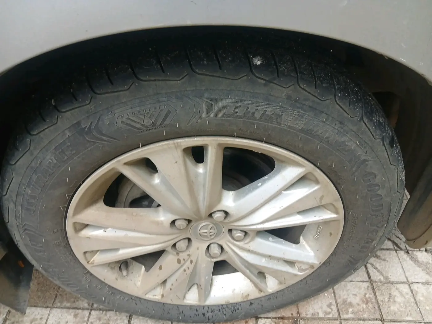 2016 Toyota Innova Crysta 2.8 ZX AT 7 STR, Diesel, Automatic, 75,163 km, tyre