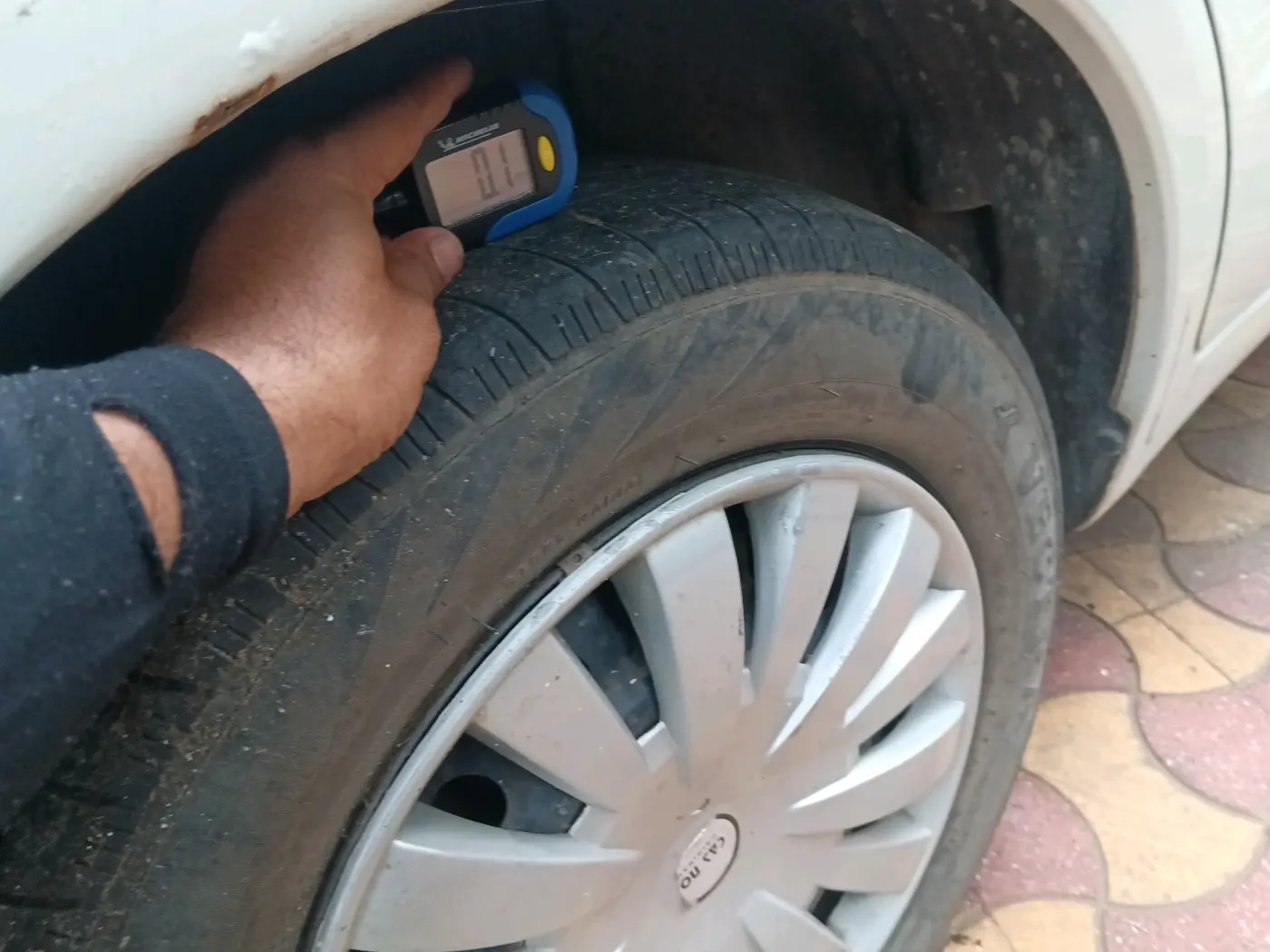 2012 Maruti SX4 VXI, Petrol, Manual, 85,227 km, tyre