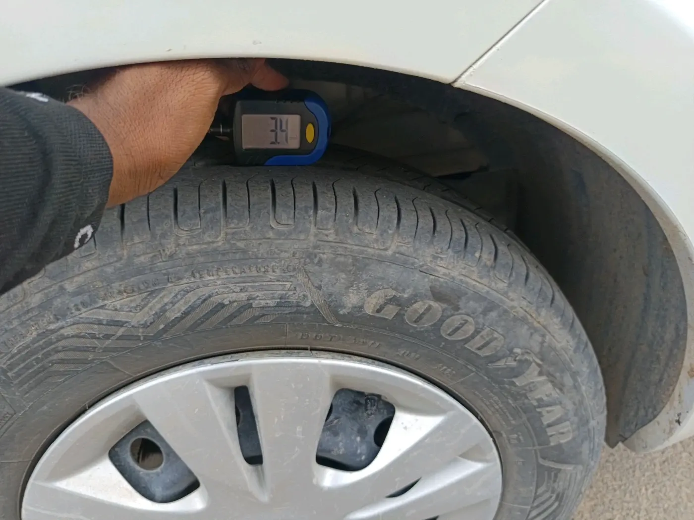 2021 Maruti Dzire VXI, Petrol, Manual, 67,346 km, tyre