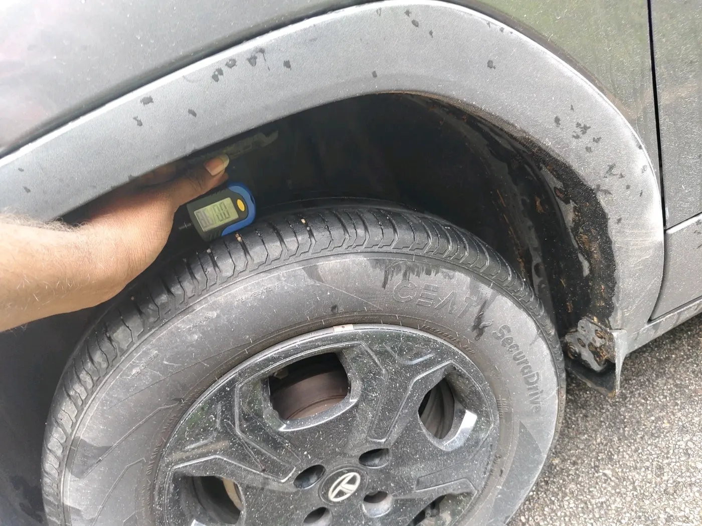 2023 Tata PUNCH ACCOMPLISHED AMT, Petrol, Automatic, 41,620 km, tyre