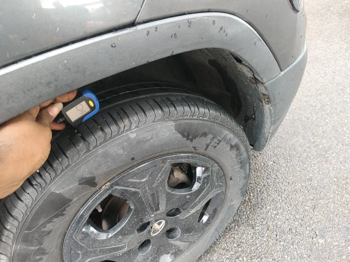 2023 Tata PUNCH ACCOMPLISHED AMT, Petrol, Automatic, 41,620 km, tyre
