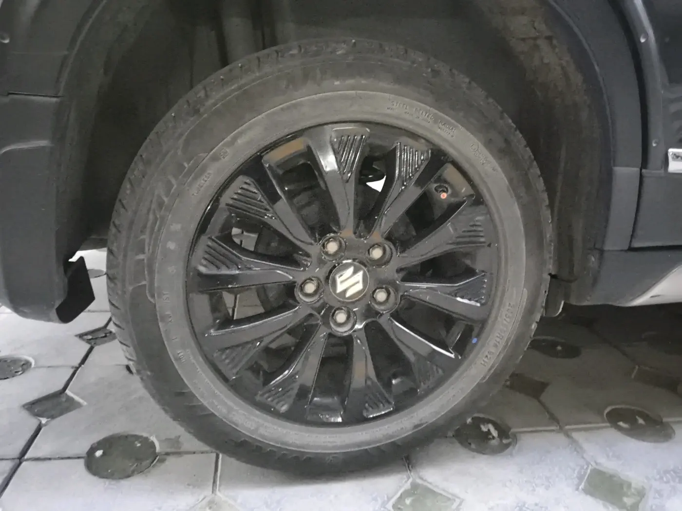 2021 Maruti Vitara Brezza LXI, CNG, Manual, 53,667 km, tyre