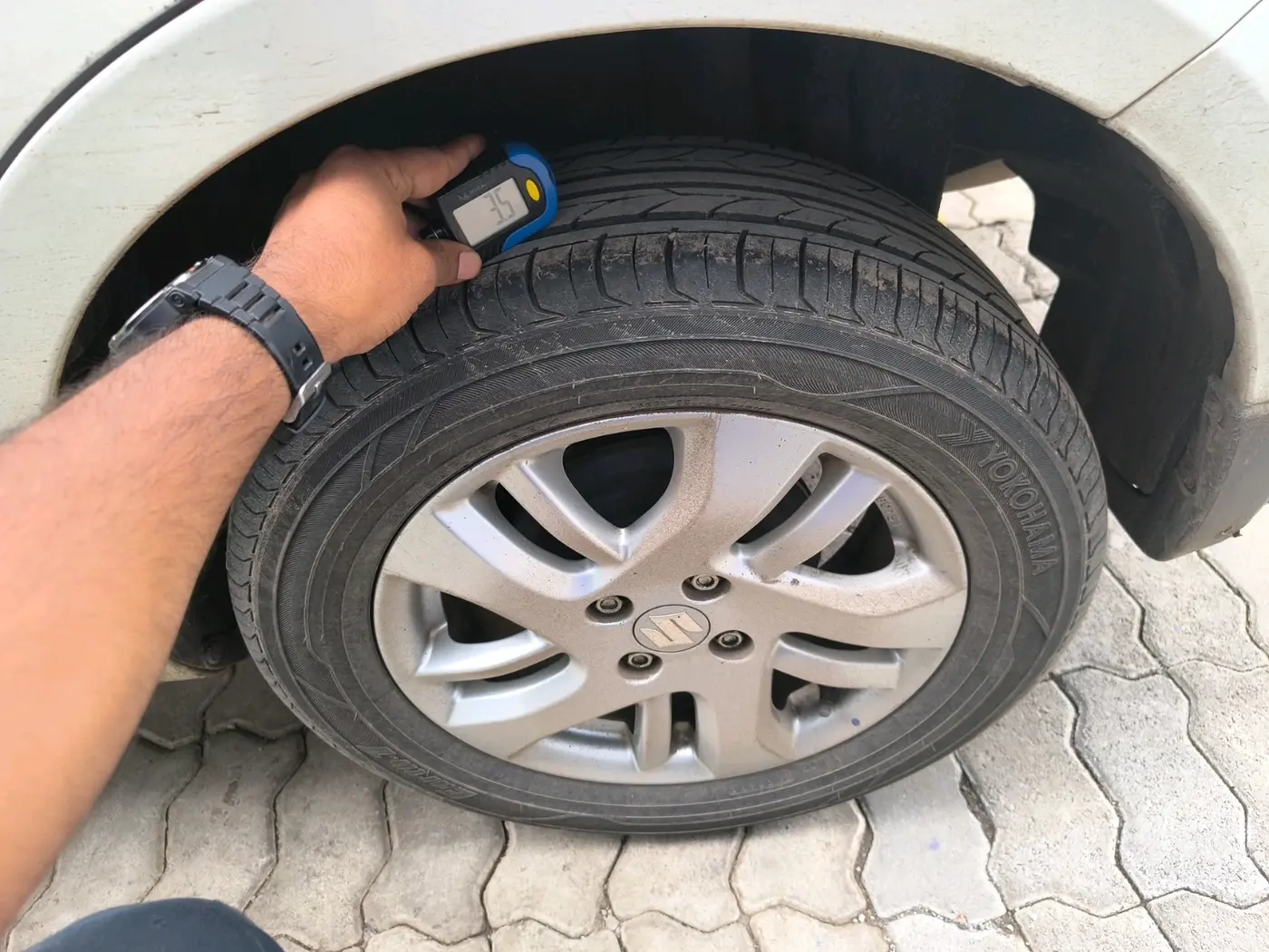 2012 Maruti Swift Dzire ZXI, Petrol, Manual, 60,328 km, tyre