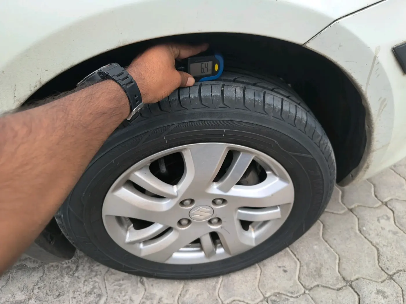 2012 Maruti Swift Dzire ZXI, Petrol, Manual, 60,328 km, tyre