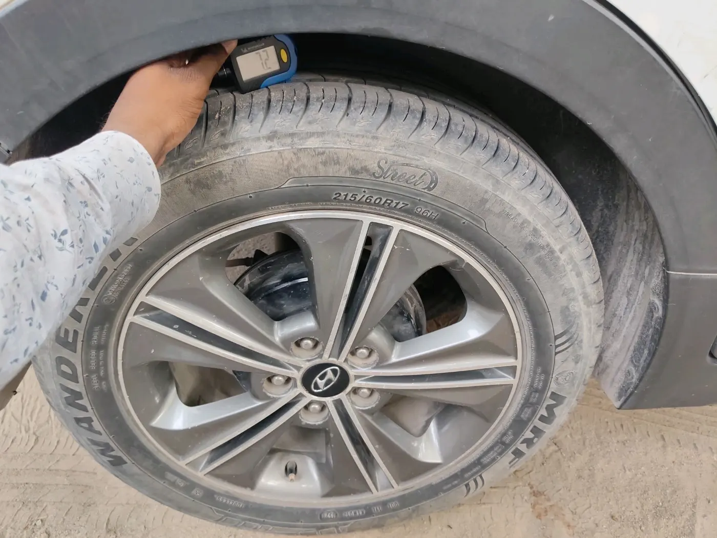 2016 Hyundai Creta SX PLUS AT 1.6 DIESEL, Diesel, Automatic, 1,64,696 km, tyre