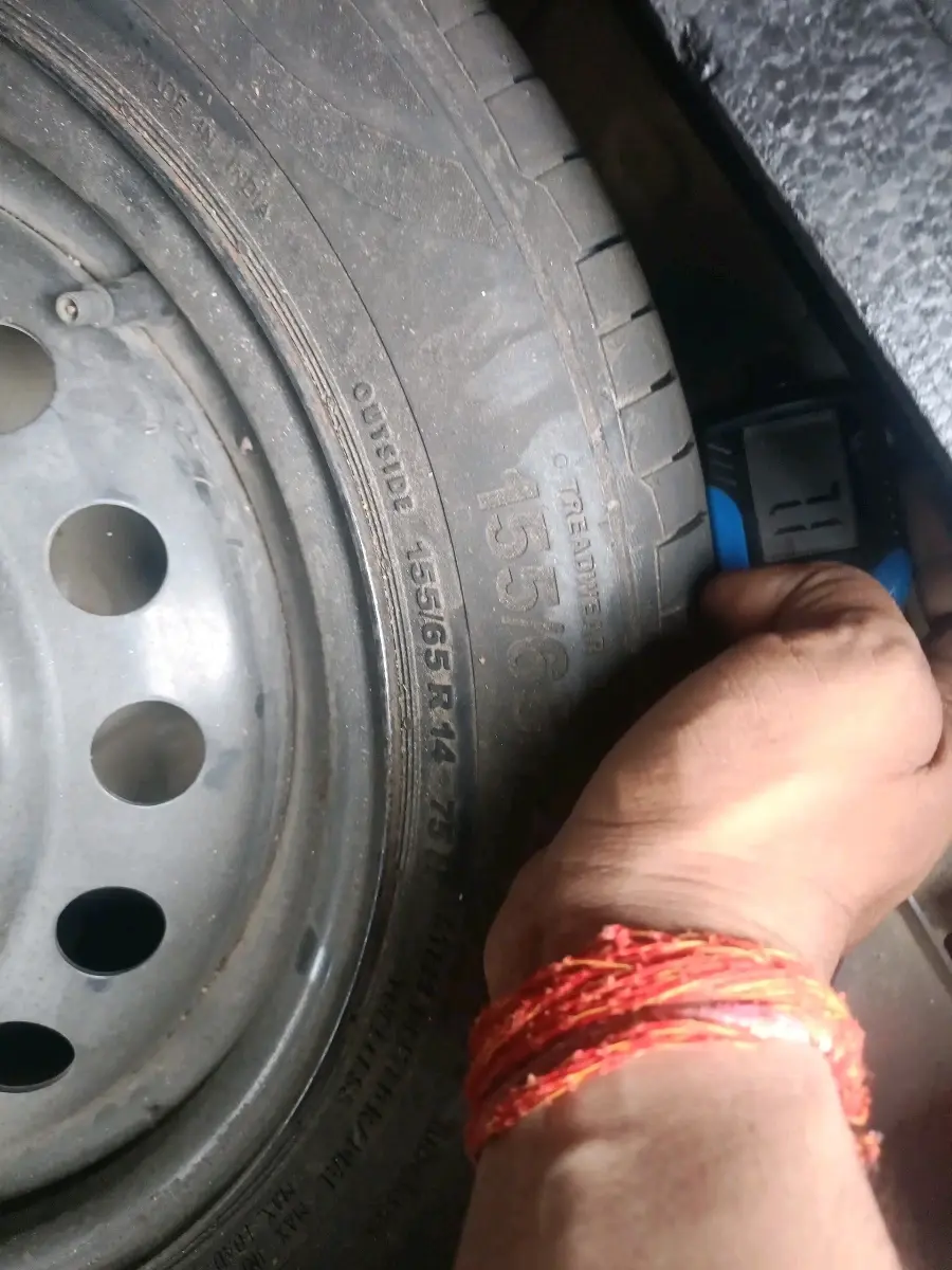 2011 Maruti Wagon R 1.0 VXI, Petrol, Manual, 1,31,809 km, tyre