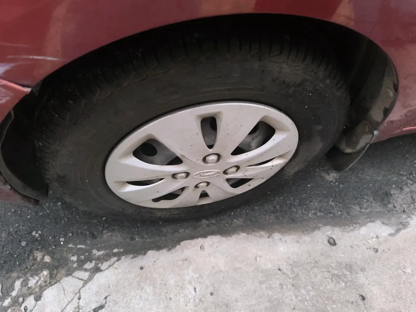 2011 Hyundai i10 MAGNA 1.2, Petrol, Manual, 48,449 km, tyre