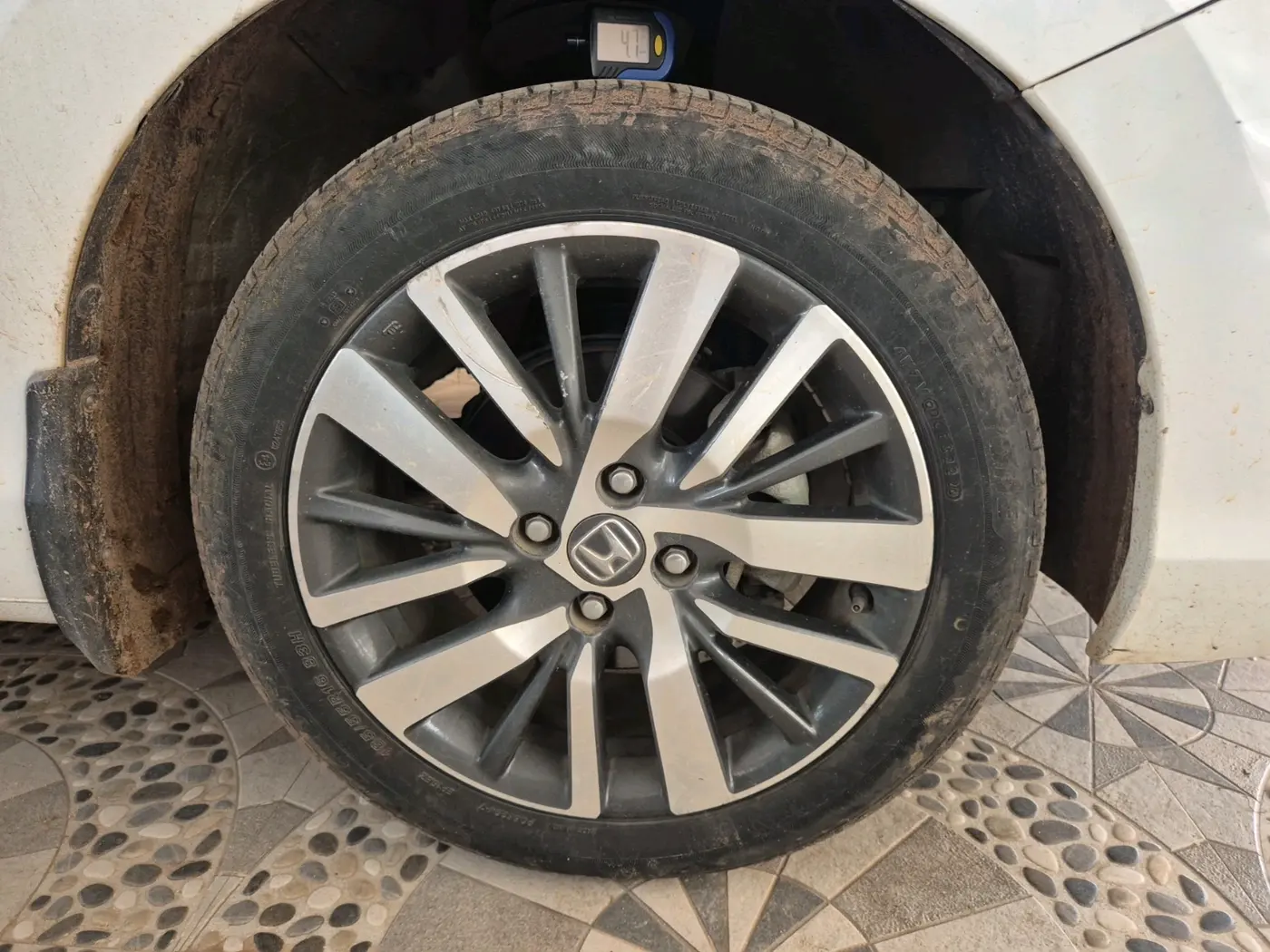 2022 Honda City 1.5L I-VTEC VX, Petrol, Manual, 29,065 km, tyre