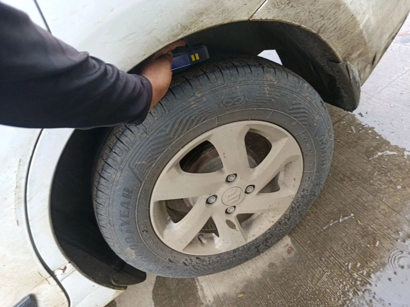 2018 Maruti Dzire VXI, Petrol, Manual, 78,139 km, tyre