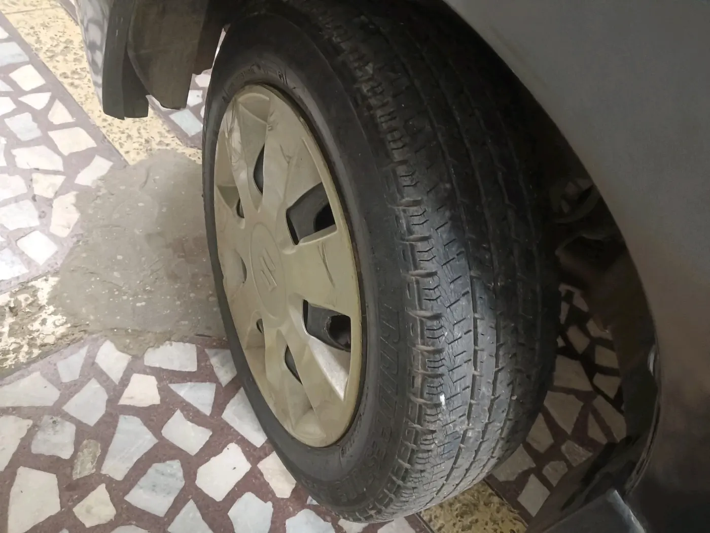 2015 Maruti Alto K10 VXI AMT, Petrol, Automatic, 26,146 km, tyre