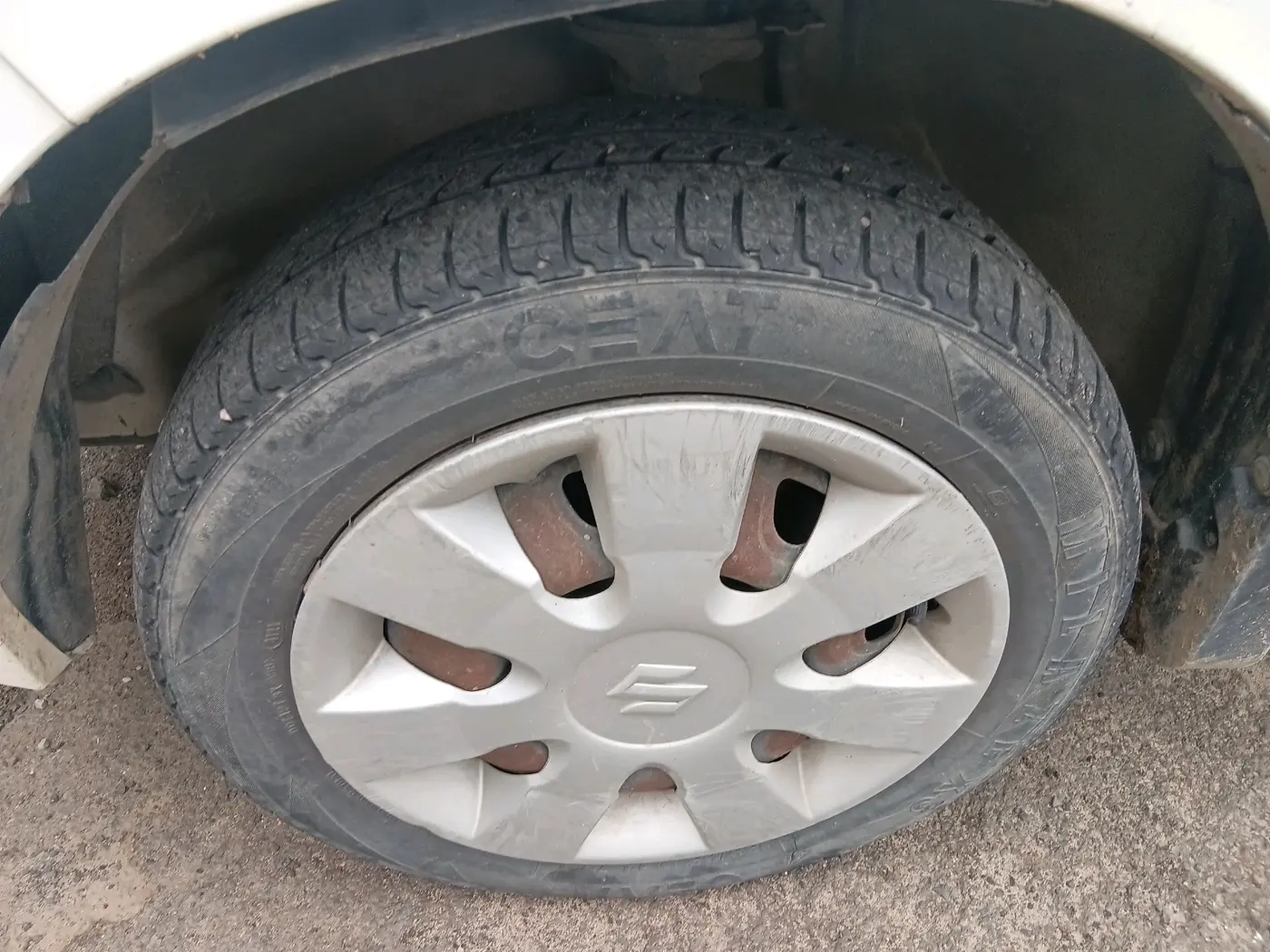 2017 Maruti Alto K10 VXI, Petrol, Manual, 60,096 km, tyre