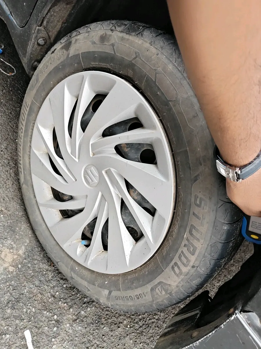 2017 Maruti Ertiga VXI CNG, CNG, Manual, 1,50,409 km, tyre