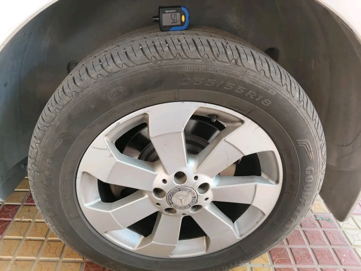 2015 Mercedes Benz Ml Class 250 CDI, Diesel, Automatic, 1,46,307 km, tyre