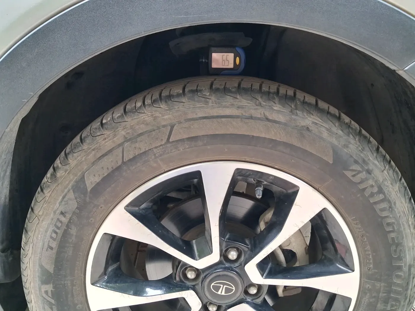 2020 Tata NEXON XZA PLUS (O) PETROL, Petrol, Automatic, 27,791 km, tyre