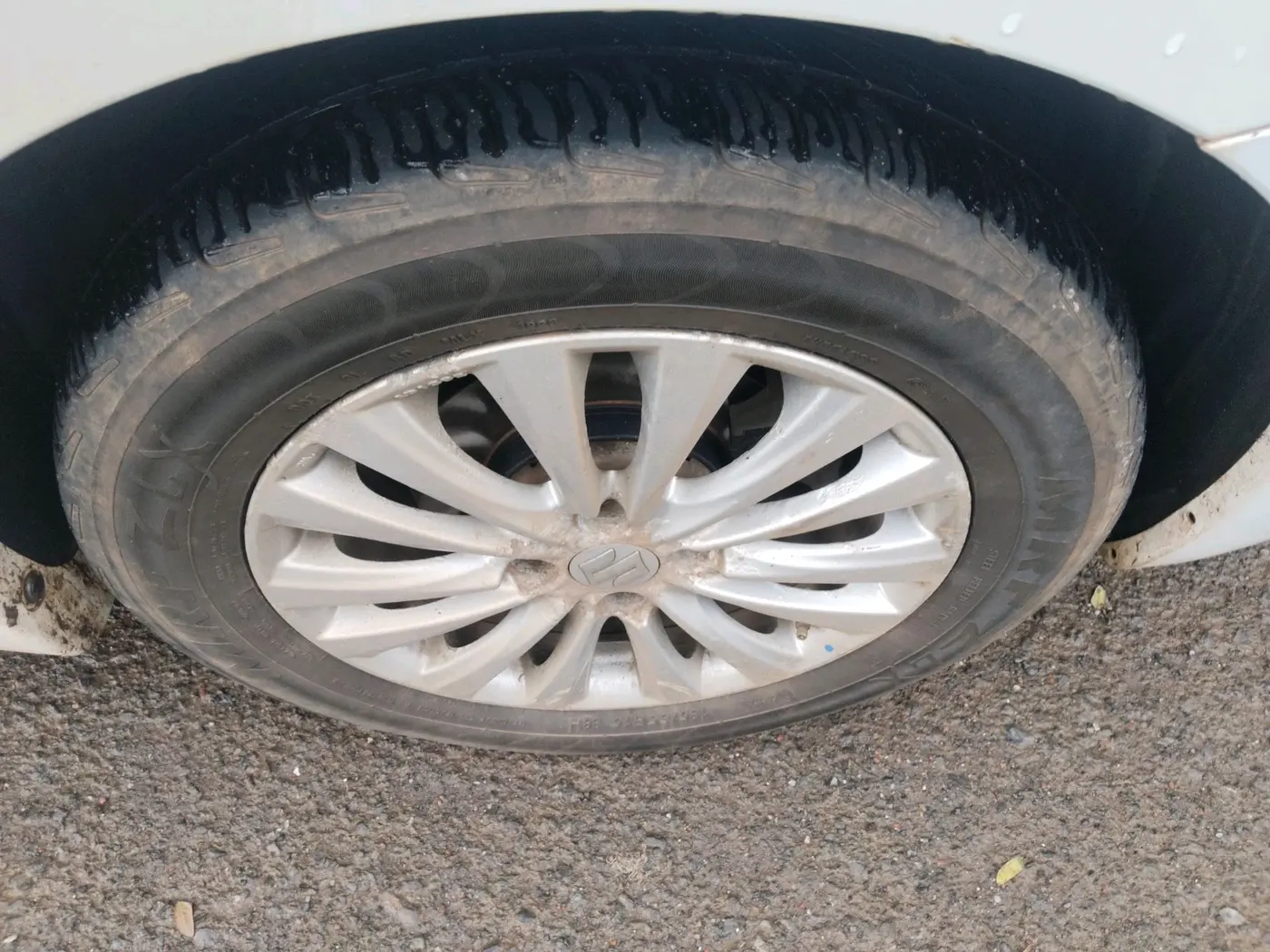 2015 Maruti Ciaz VXI+, Petrol, Manual, 1,20,675 km, tyre