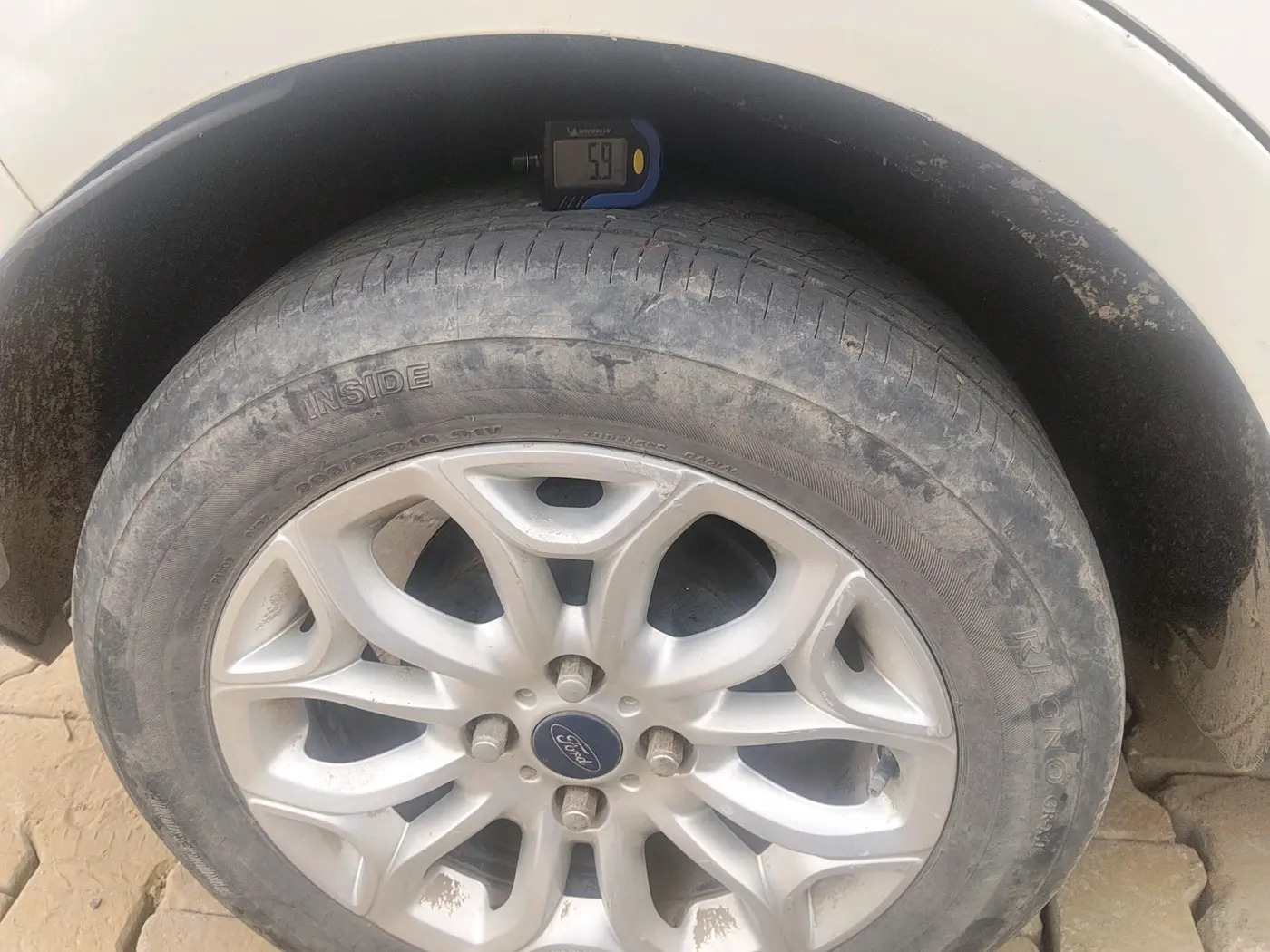 2014 Ford Ecosport TITANIUM 1.5L DIESEL, Diesel, Manual, 1,68,506 km, tyre