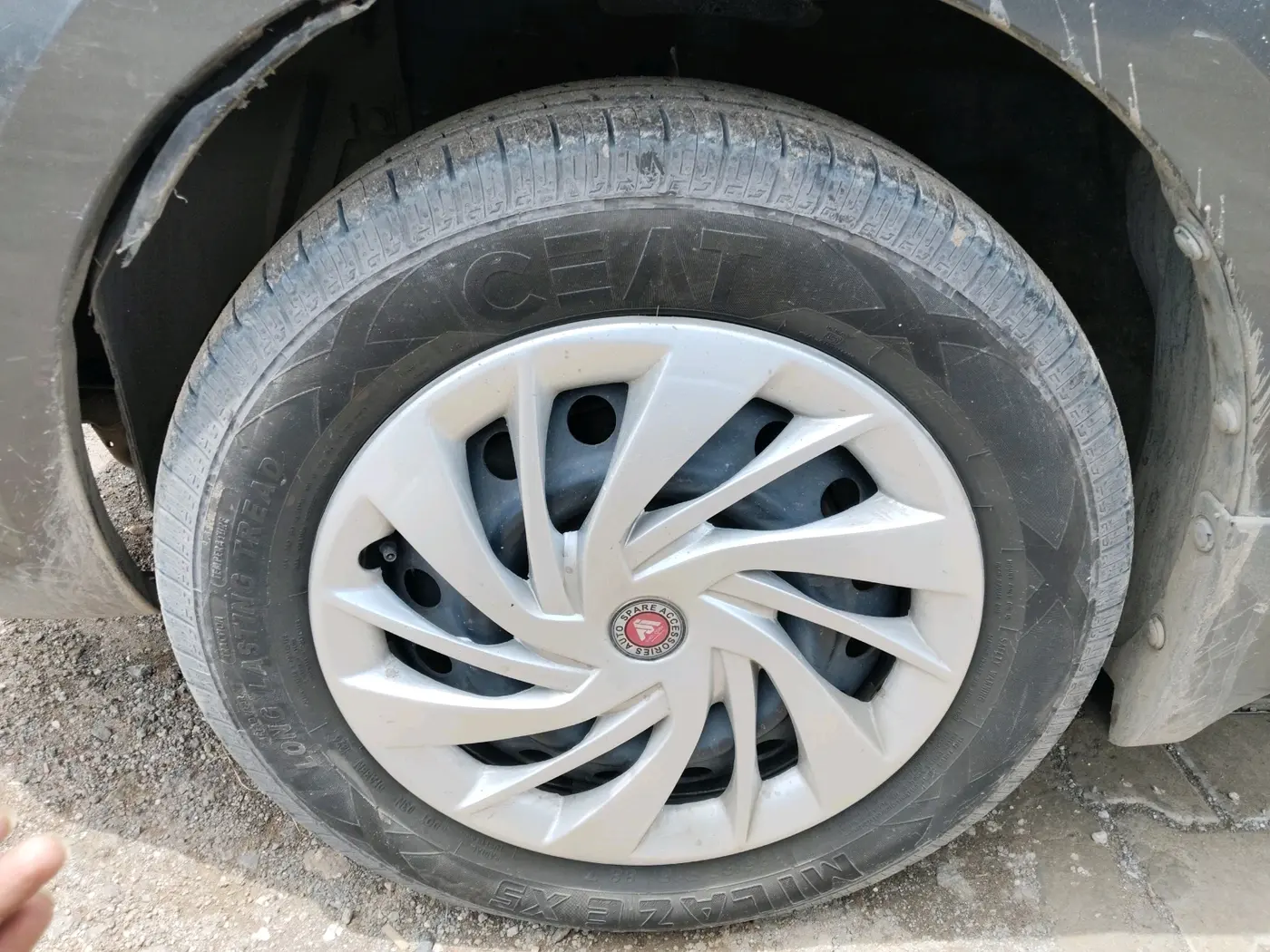 2015 Maruti Ertiga VXI CNG, CNG, Manual, 1,26,472 km, tyre
