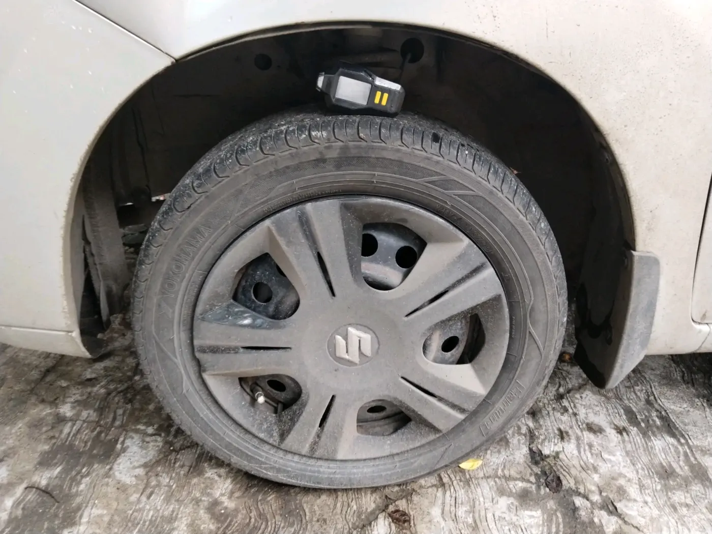2011 Maruti Wagon R 1.0 VXI, Petrol, Manual, 1,21,833 km, tyre