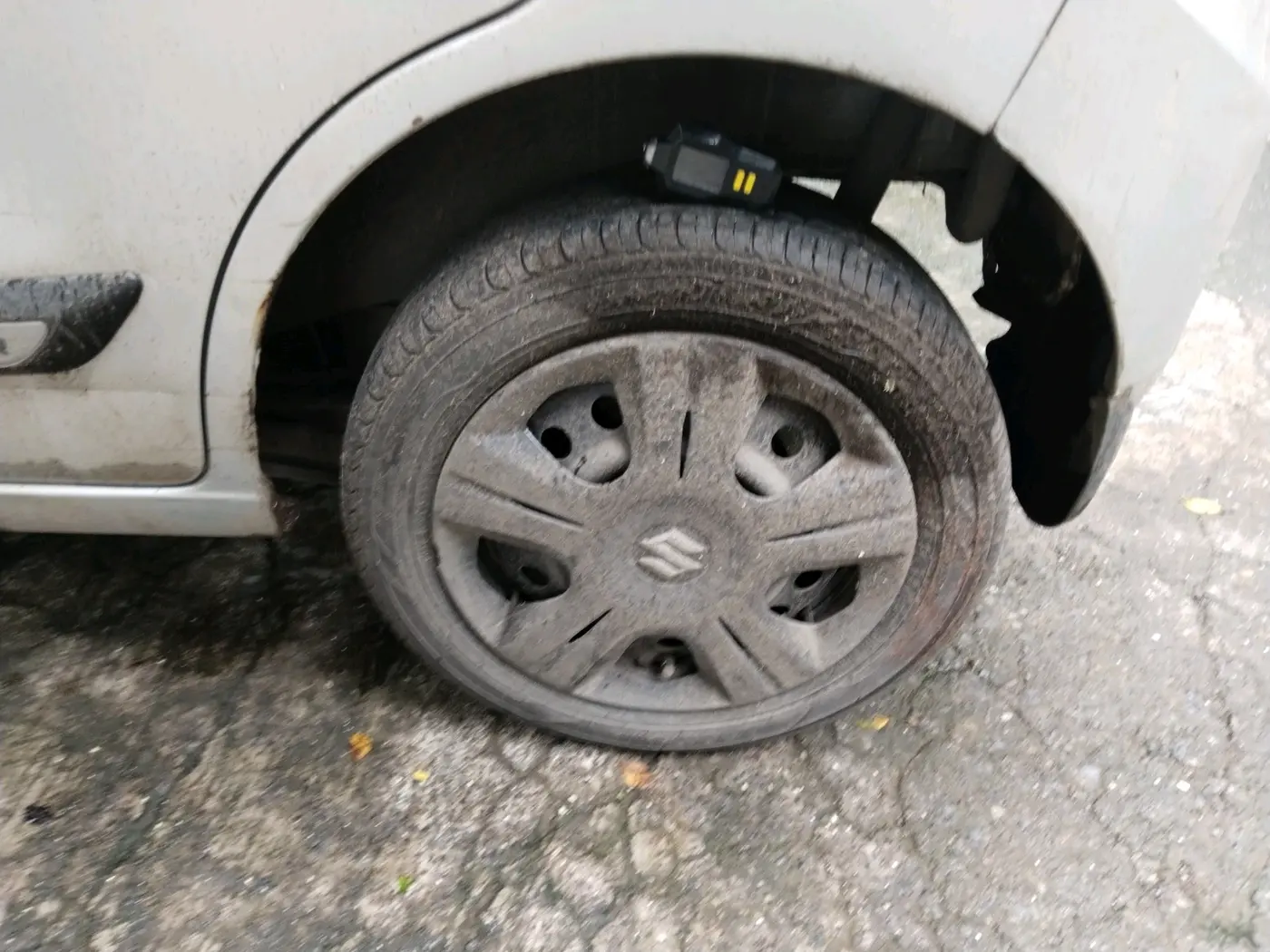 2011 Maruti Wagon R 1.0 VXI, Petrol, Manual, 1,21,833 km, tyre