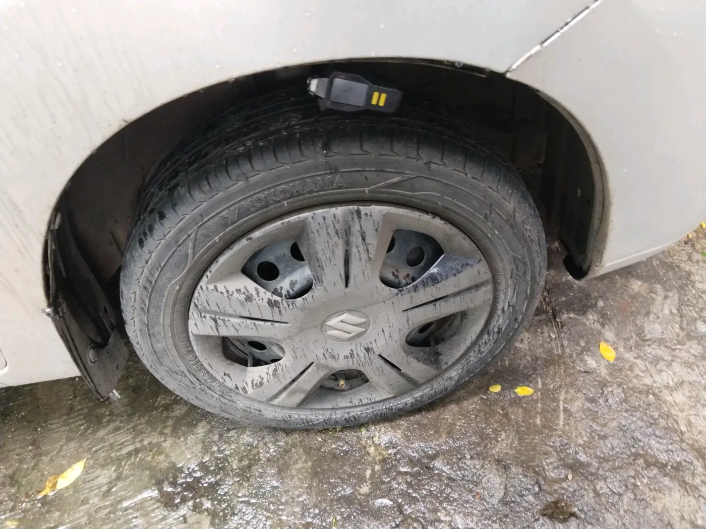 2011 Maruti Wagon R 1.0 VXI, Petrol, Manual, 1,21,833 km, tyre