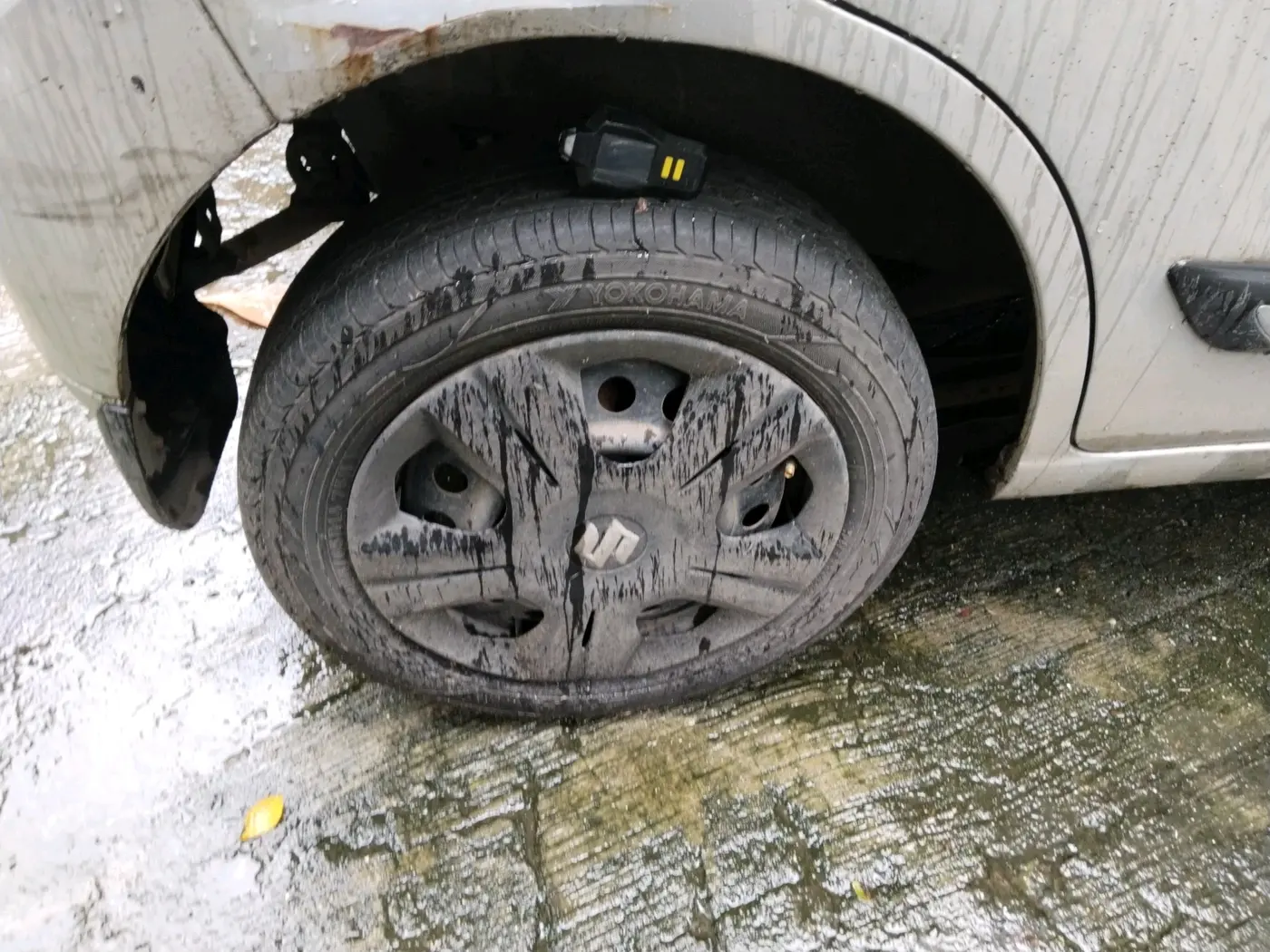 2011 Maruti Wagon R 1.0 VXI, Petrol, Manual, 1,21,833 km, tyre