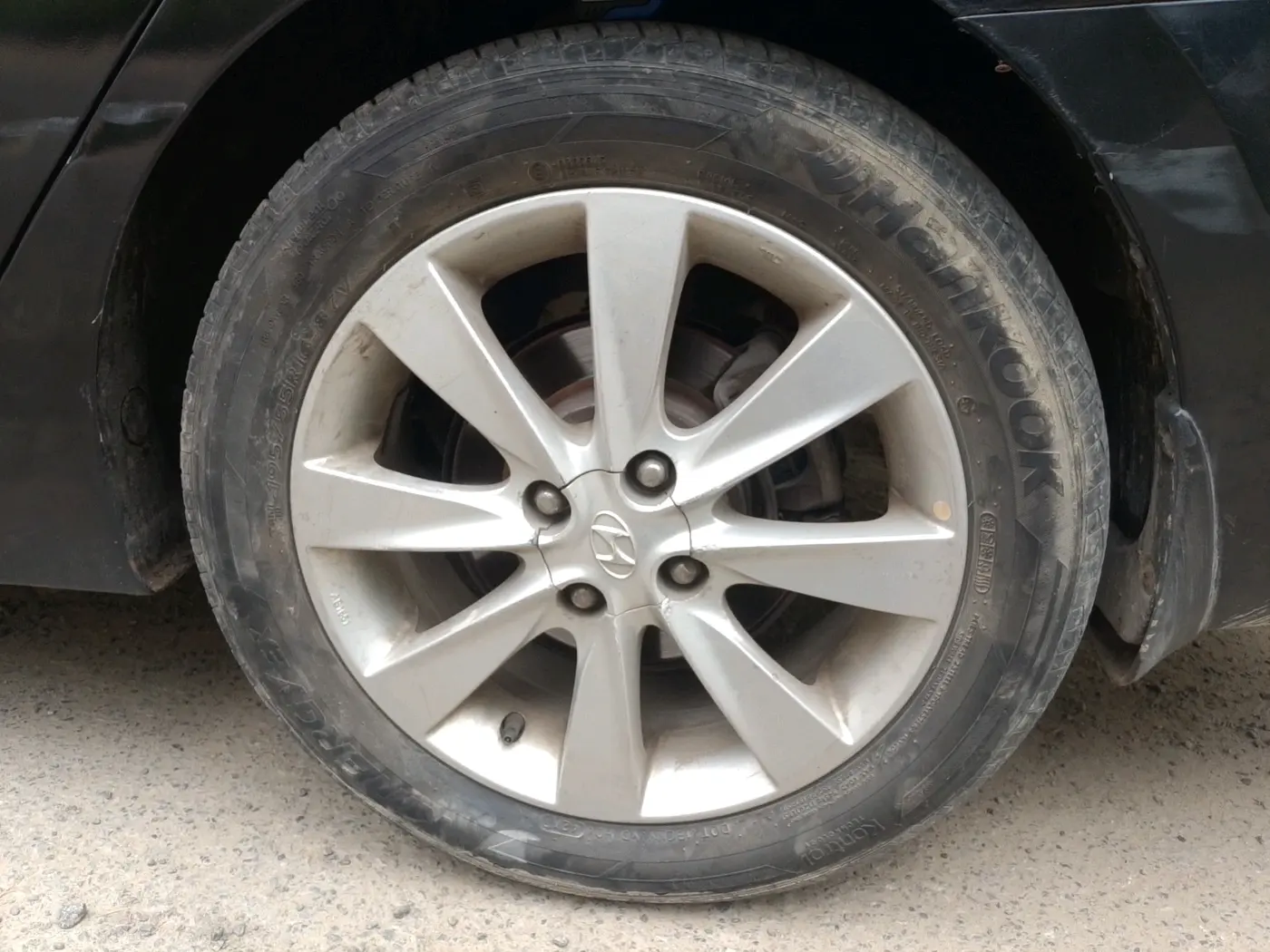 2013 Hyundai Verna FLUIDIC 1.6 VTVT SX, Petrol, Manual, 1,41,746 km, tyre