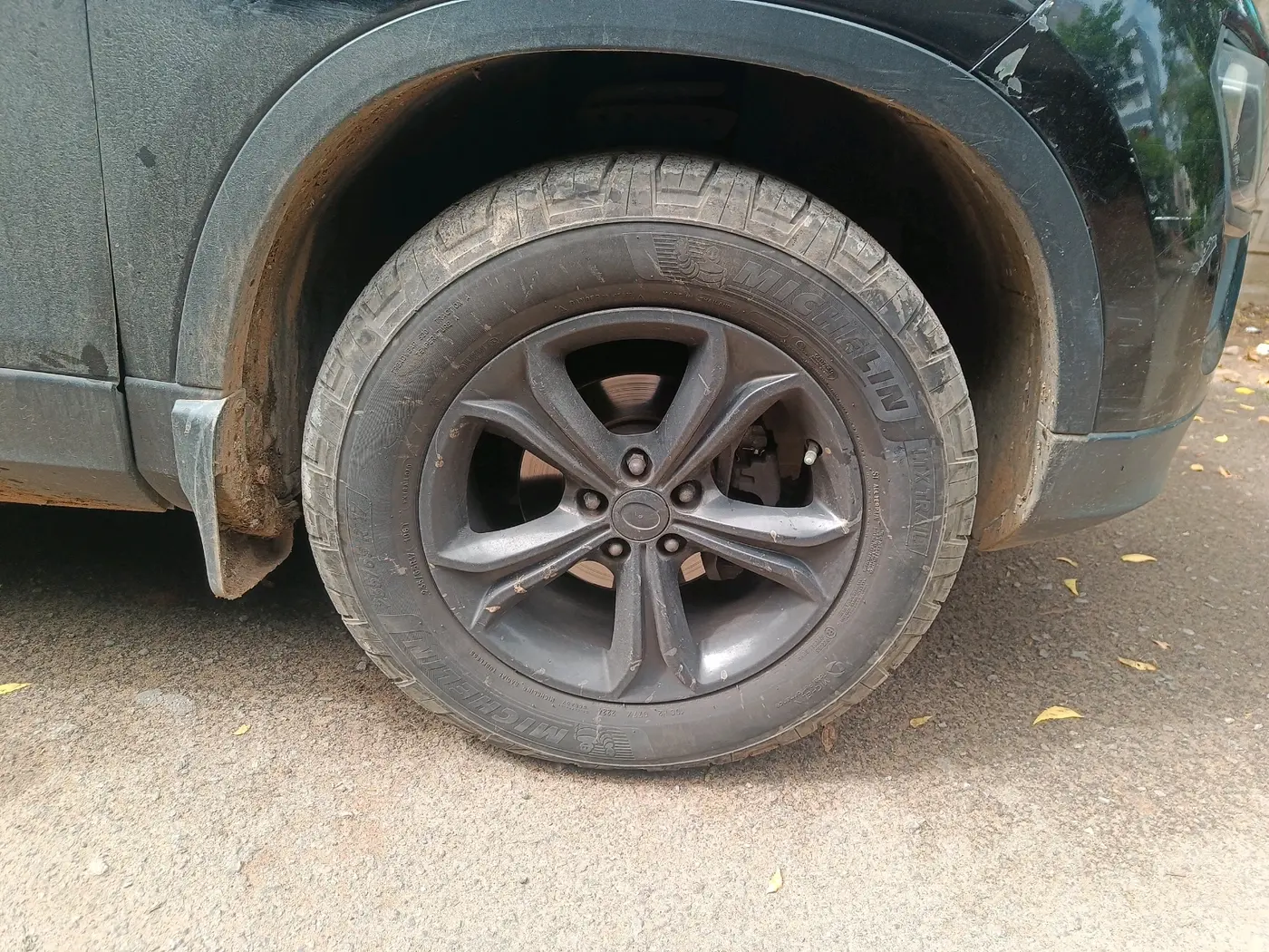 2019 Tata Harrier XZ 2.0L, Diesel, Manual, 1,87,065 km, tyre