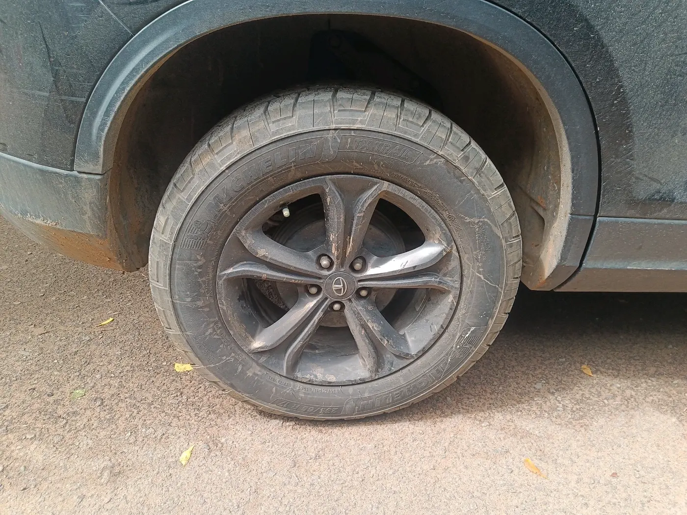 2019 Tata Harrier XZ 2.0L, Diesel, Manual, 1,87,065 km, tyre