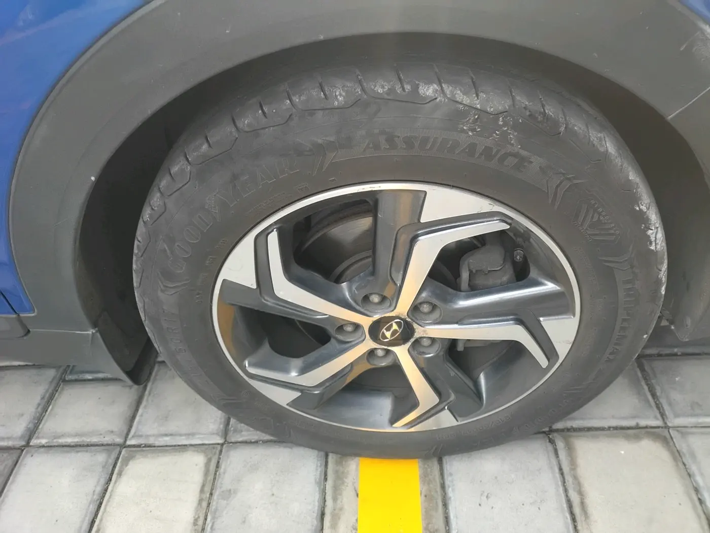 2018 Hyundai Creta SX (O) 1.6 DIESEL, Diesel, Manual, 1,02,672 km, tyre