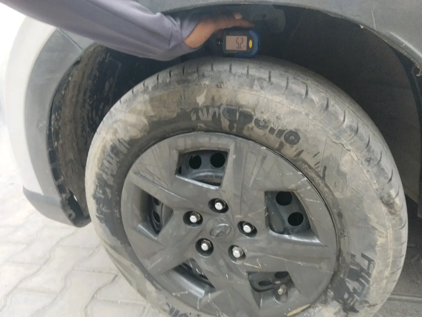 2023 Hyundai VENUE S(O) 1.2, Petrol, Manual, 28,390 km, tyre