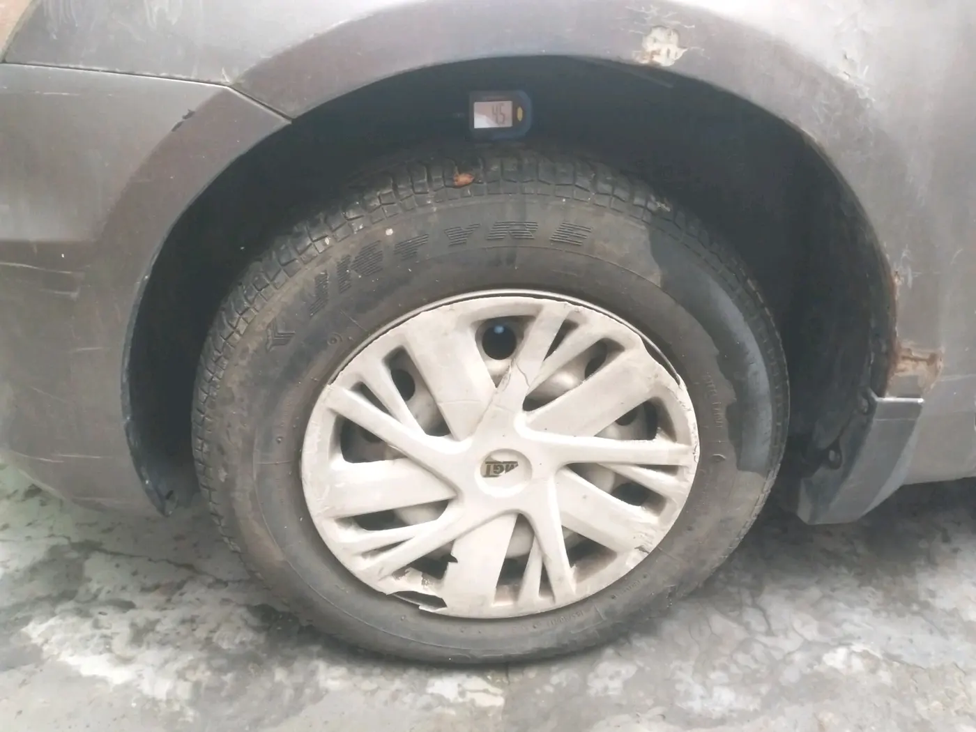 2015 Maruti Swift LXI, Petrol, Manual, 21,991 km, tyre