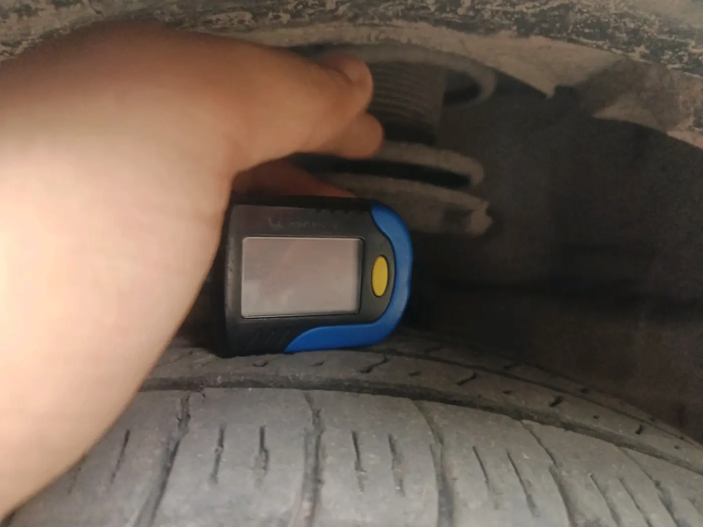 2013 Maruti Swift Dzire VXI, CNG, Manual, 1,17,242 km, tyre