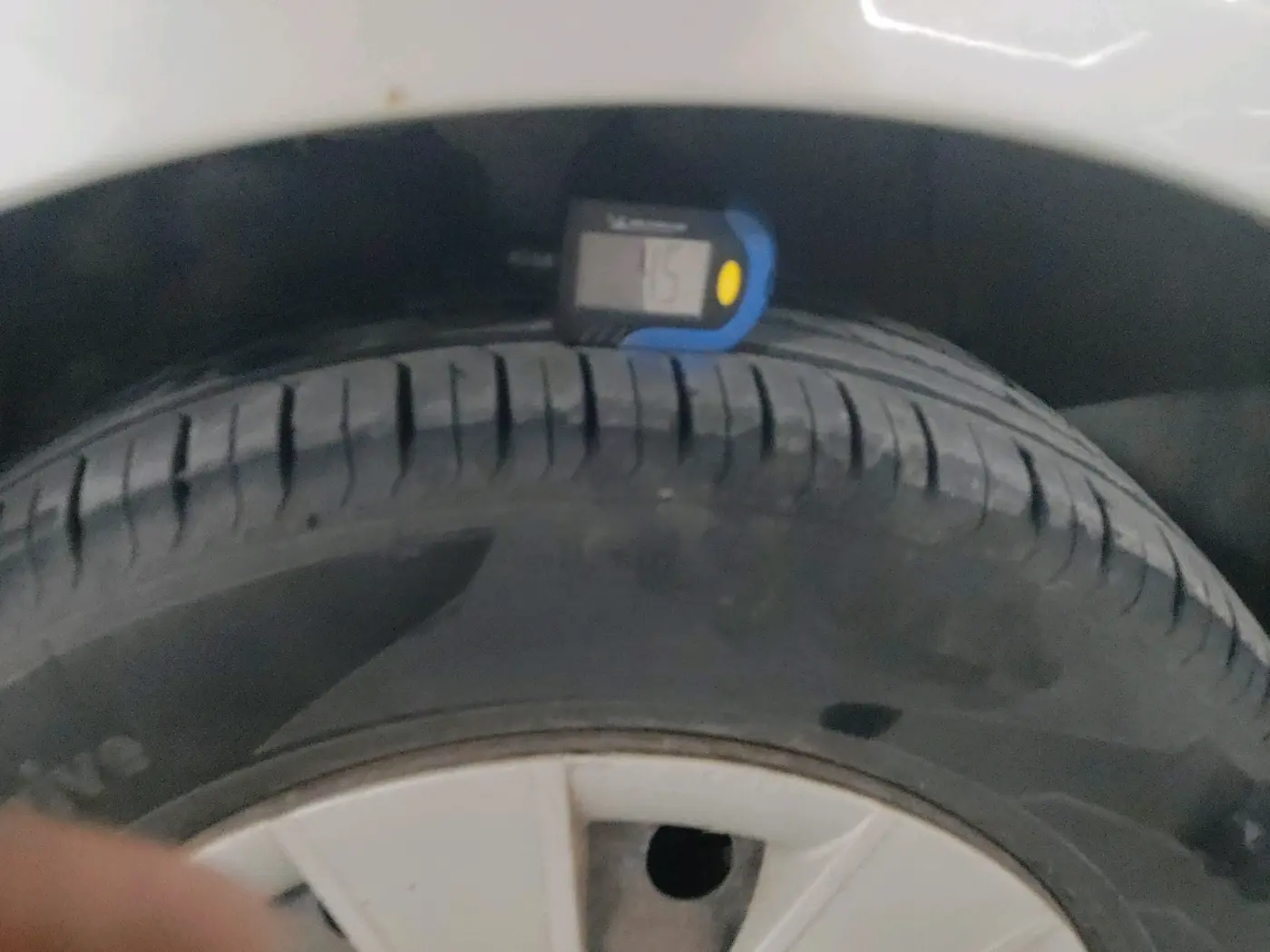 2011 Maruti SX4 VXI, Petrol, Manual, 1,43,503 km, tyre