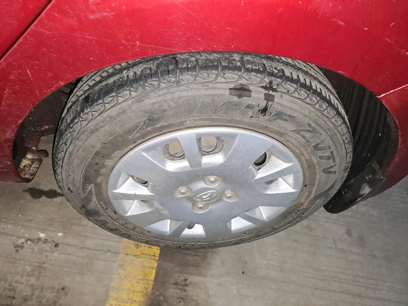 2012 Hyundai i20 MAGNA 1.2, CNG, Manual, 1,34,289 km, tyre