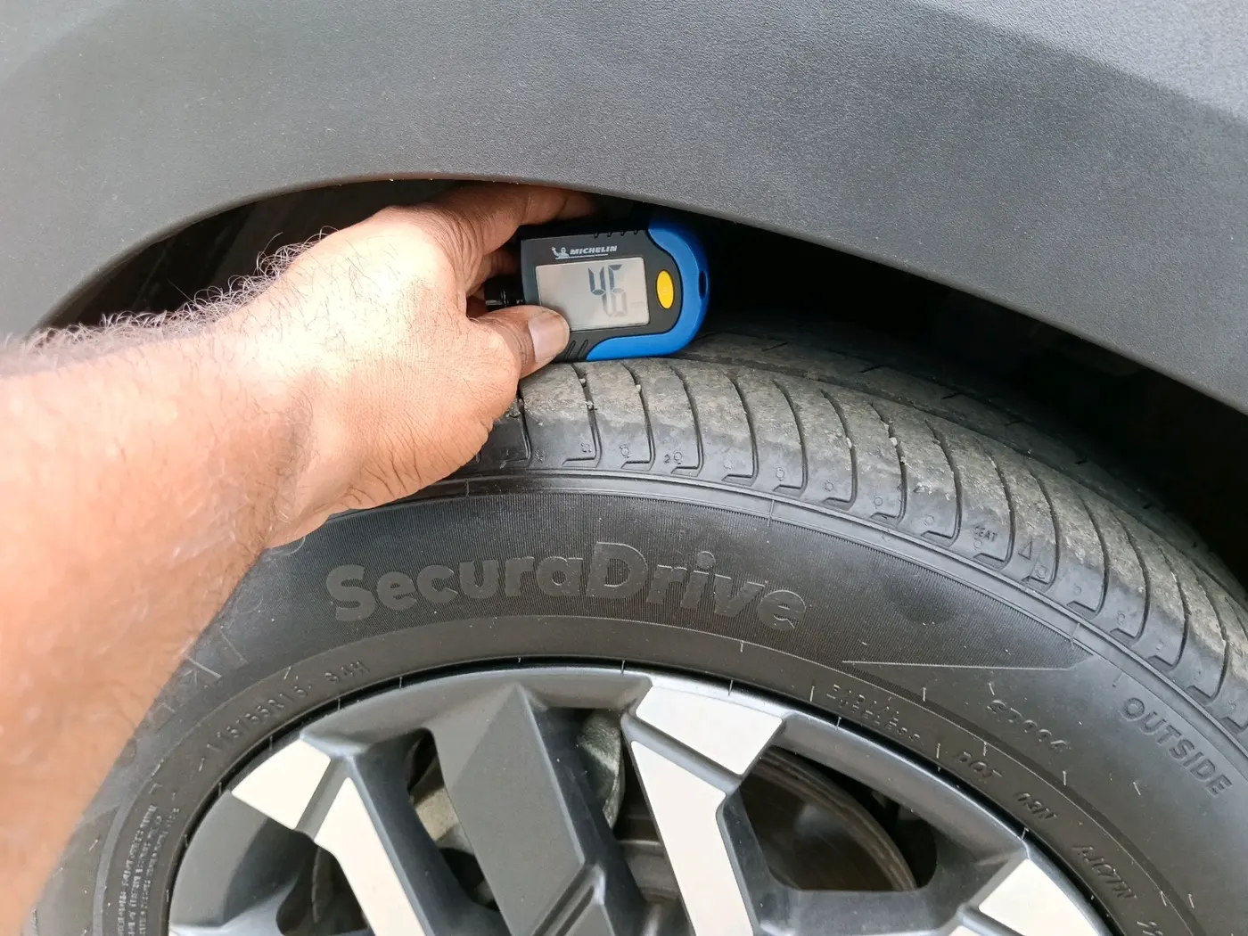 2024 Hyundai EXTER SX(O) CONNECT 1.2 AMT, Petrol, Automatic, 20,249 km, tyre