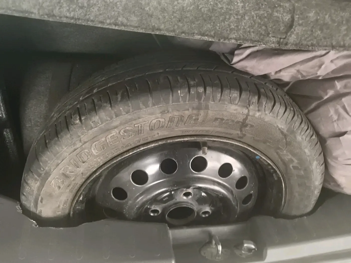 2012 Maruti Wagon R 1.0 VXI, CNG, Manual, 92,766 km, tyre