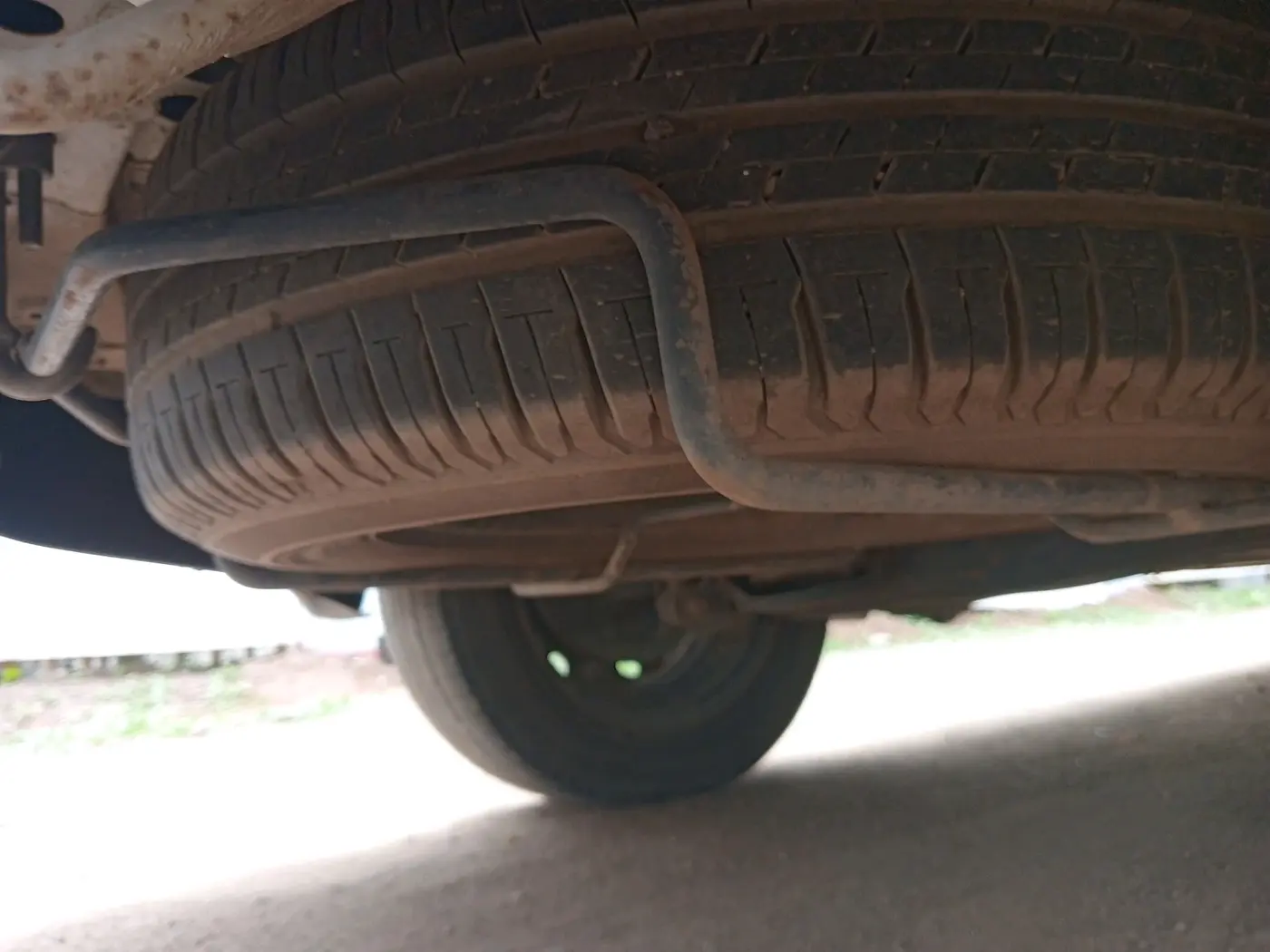 2022 Maruti Ertiga VXI SHVS, CNG, Manual, 90,527 km, tyre