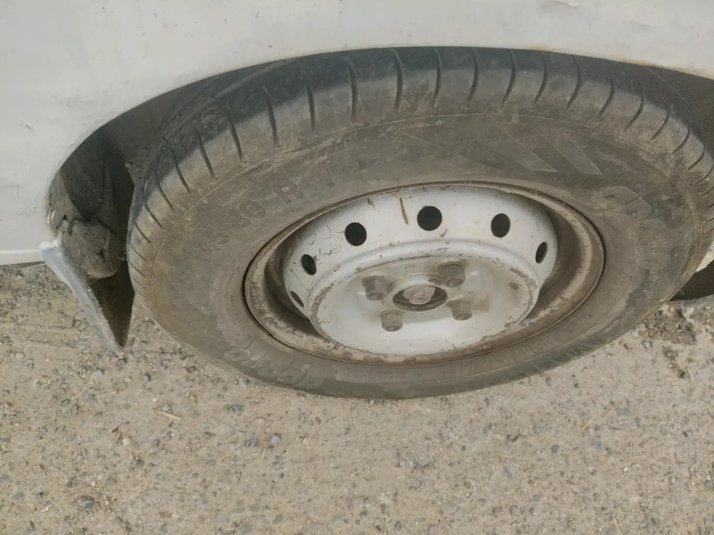 2012 Maruti Alto LXI, CNG, Manual, 1,48,032 km, tyre