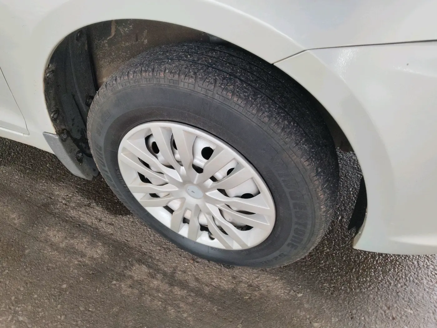 2018 Maruti Swift Dzire TOUR S PETROL, Petrol, Manual, 1,37,071 km, tyre