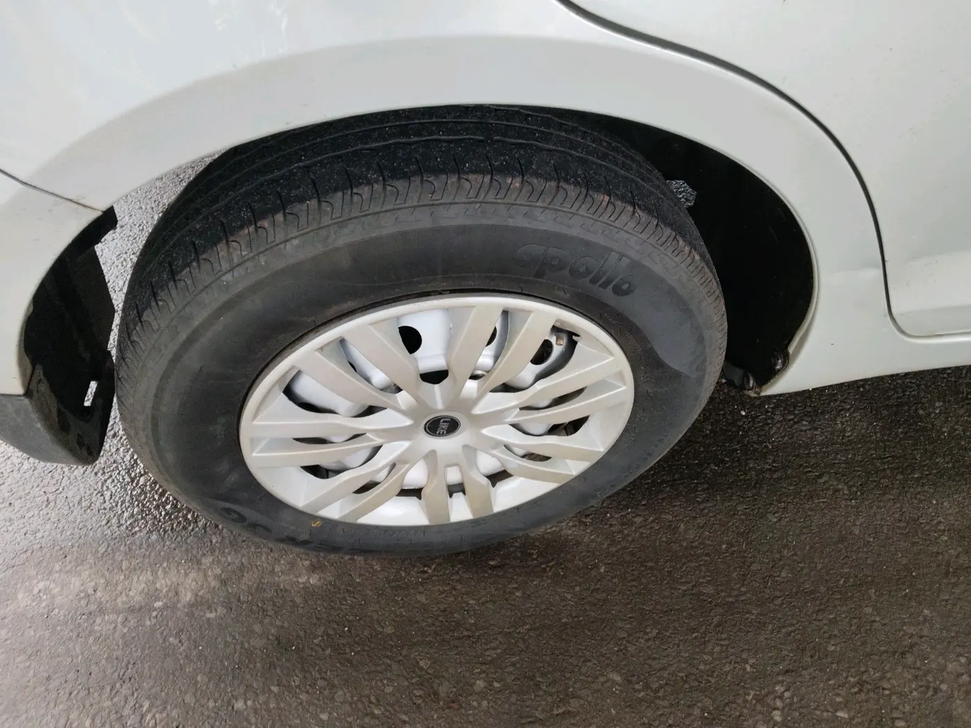 2018 Maruti Swift Dzire TOUR S PETROL, Petrol, Manual, 1,37,071 km, tyre