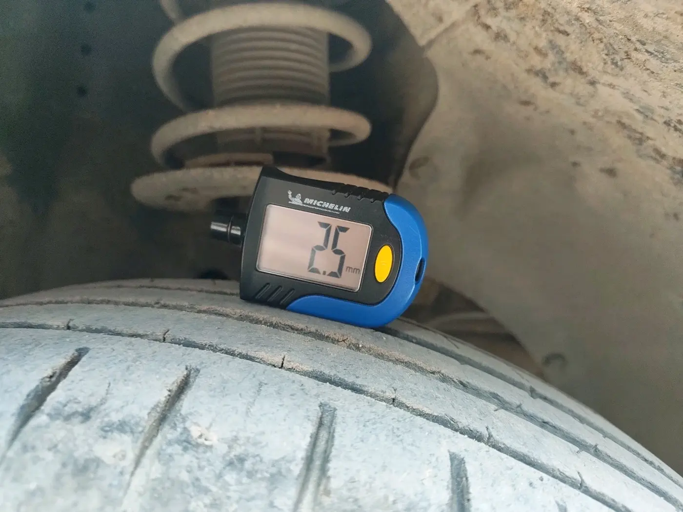 2022 Maruti Dzire ZXI CNG, CNG, Manual, 44,546 km, tyre