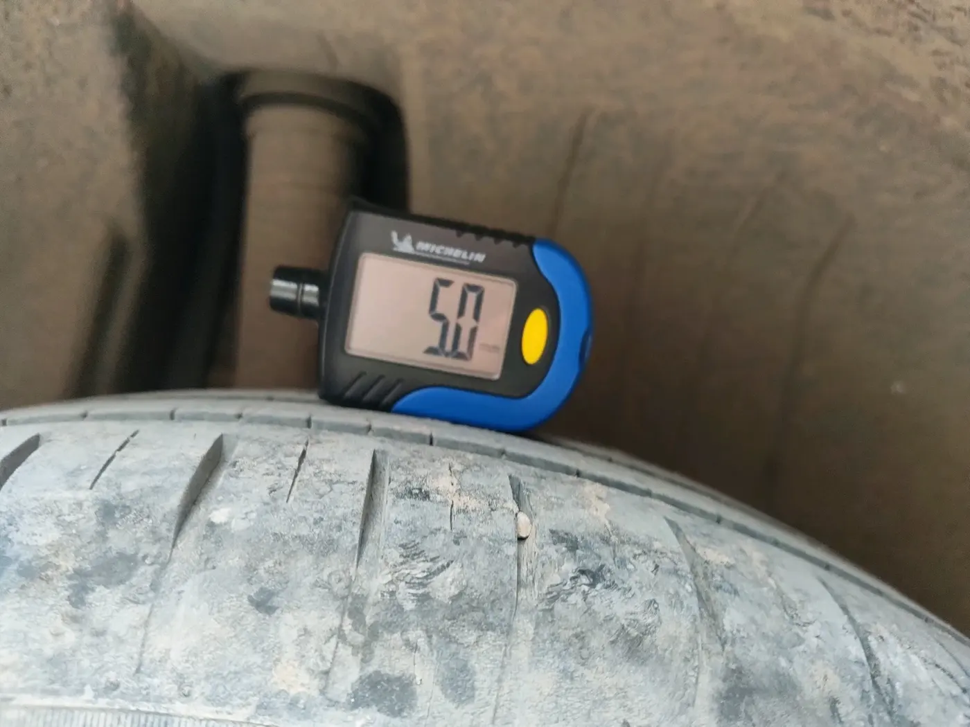 2022 Maruti Dzire ZXI CNG, CNG, Manual, 44,546 km, tyre