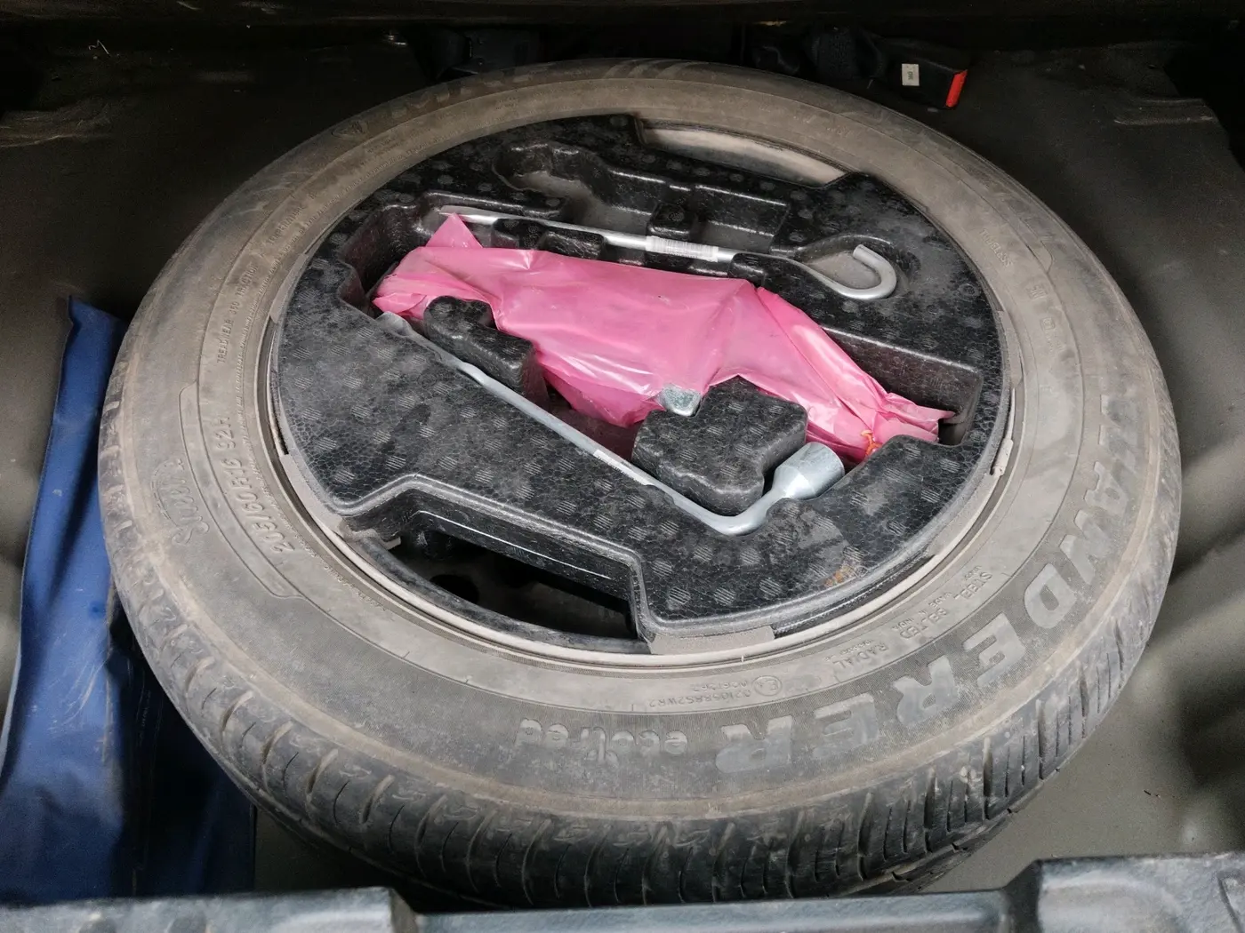2021 Maruti Vitara Brezza VXI, Petrol, Manual, 16,470 km, tyre